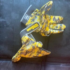 Football gloves